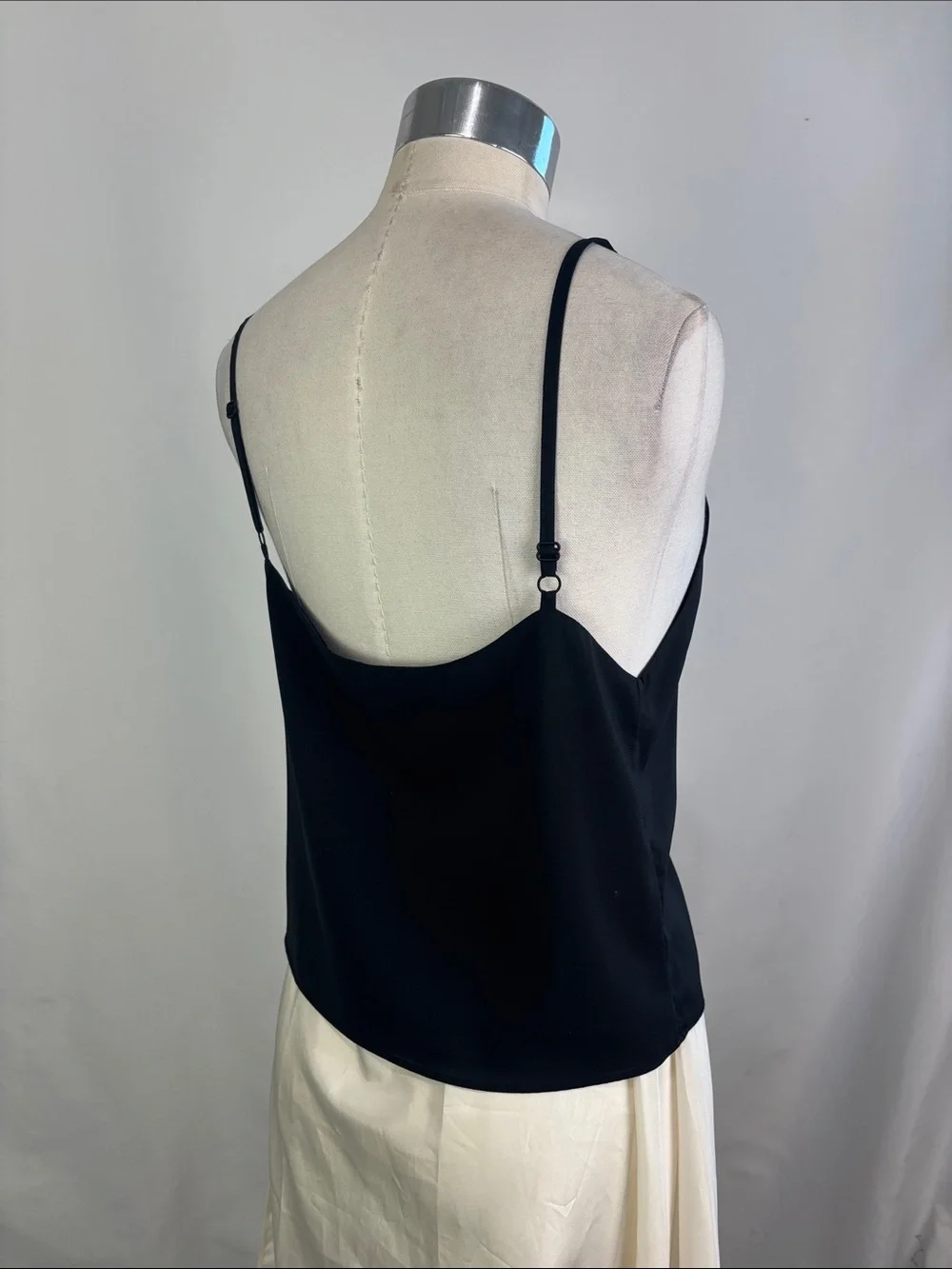 ALICE AND OLIVIA BLACK SILK CROP TANK TOP
